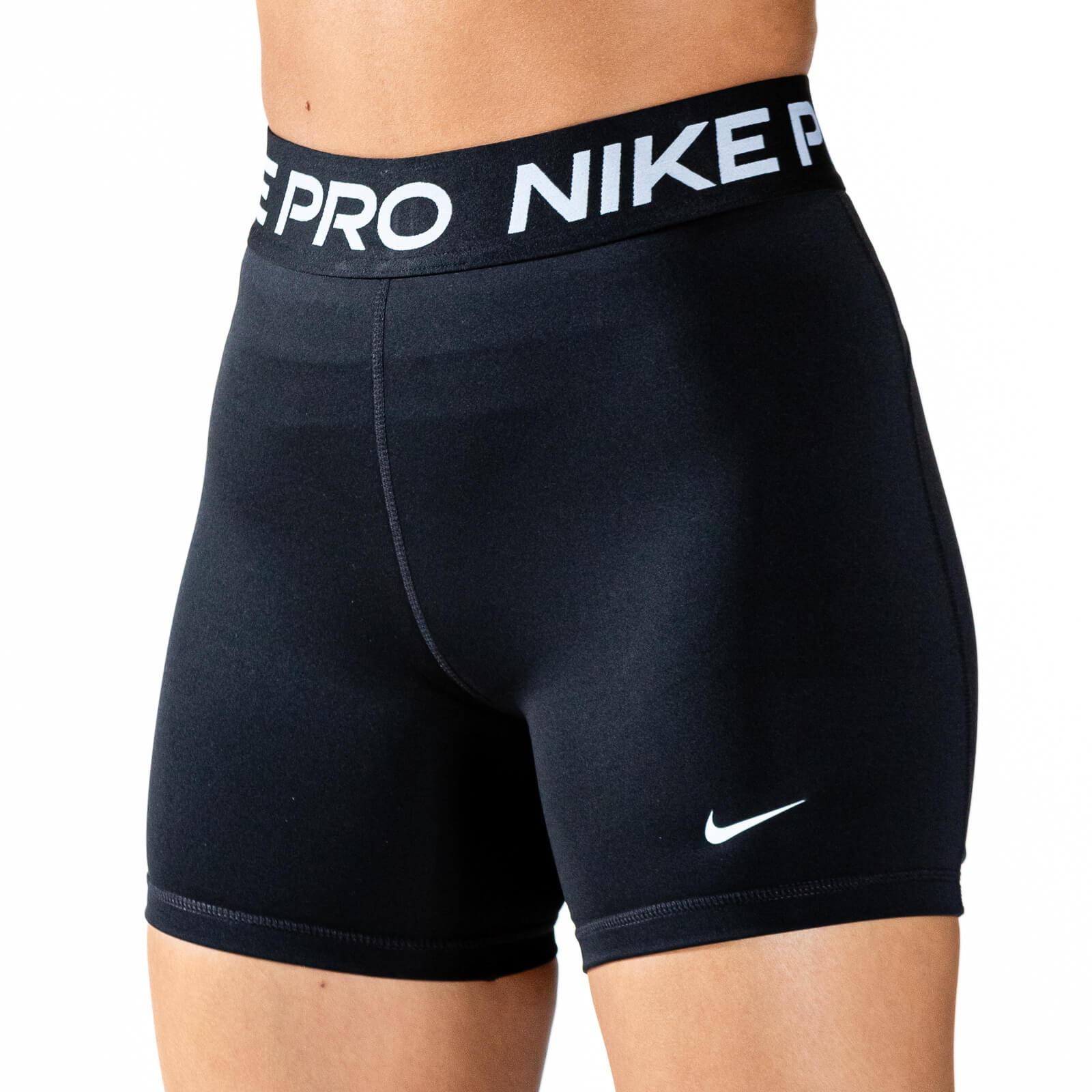 Nike Pro nuorten treenishortsit